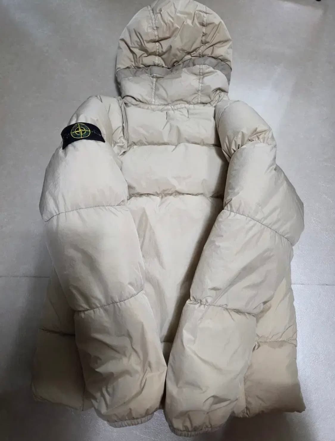 스톤아일랜드 베이지 후드 다운 재킷 상품이미지2