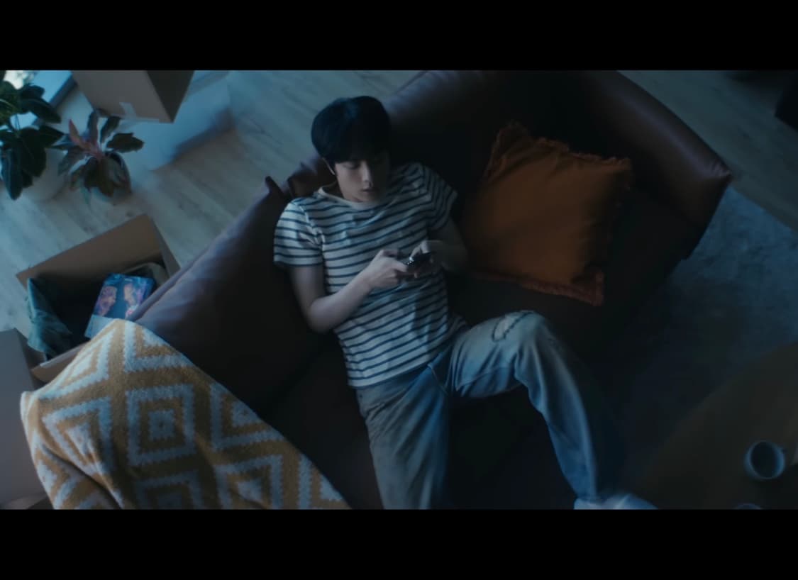 생로랑 카산드라 스트라이프 티셔츠 상품이미지9