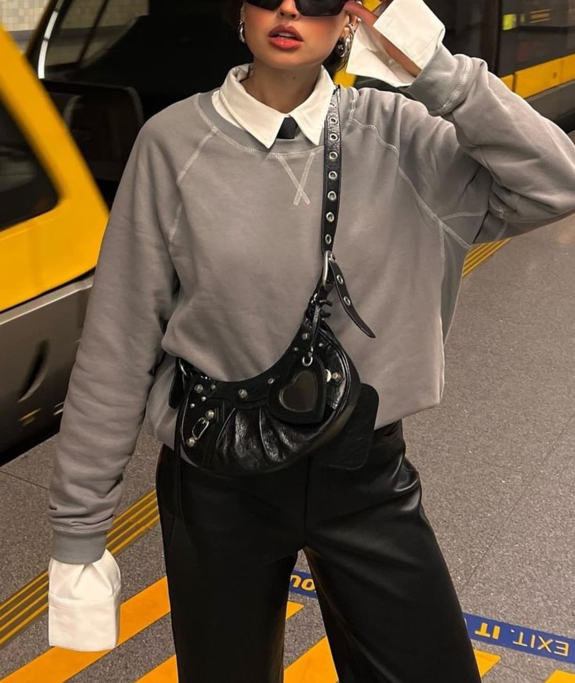 ❌거래중[A+ 정품] 발렌시아가 르카골 블랙 xs 상품이미지9