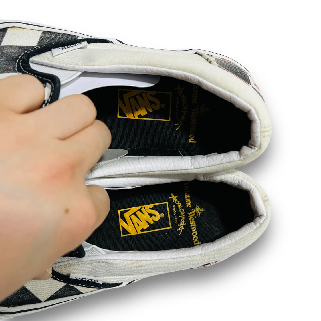 반스 x 비비안 웨스트우드 체커보드 패턴 슬립온 상품이미지8