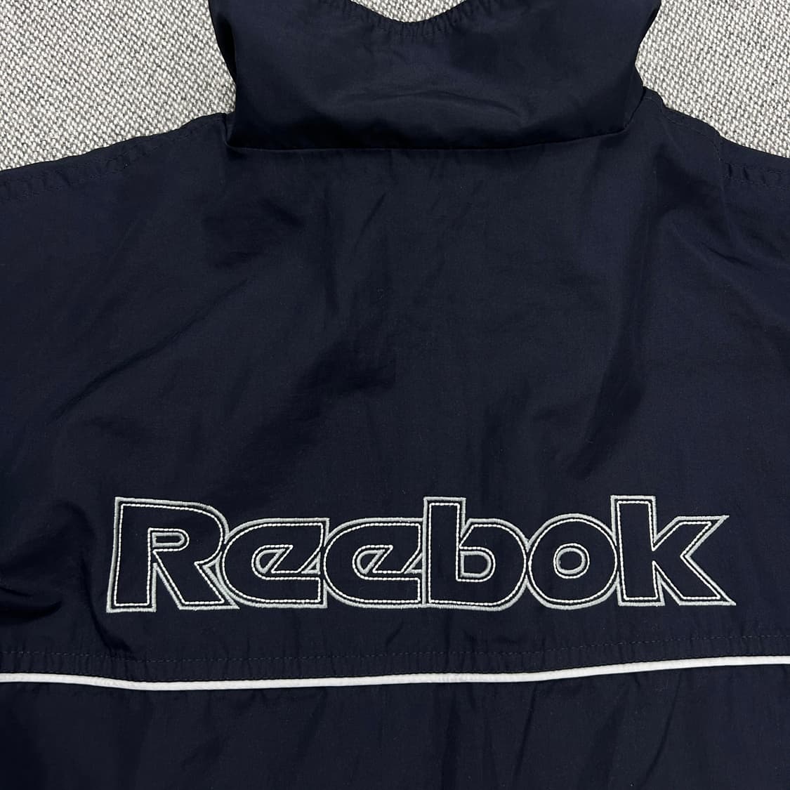 리복 올드스쿨 자수 빅로고 바람막이(100) 상품이미지6