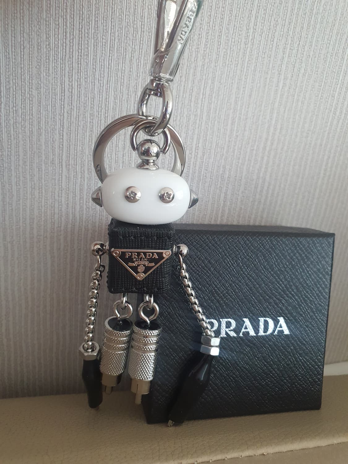 프라다로봇키링 새상품 박스구성 상품이미지1