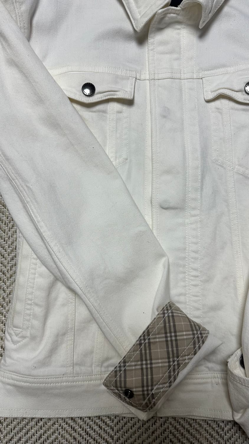 버버리 화이트 데님 트러커 자켓 상품이미지3