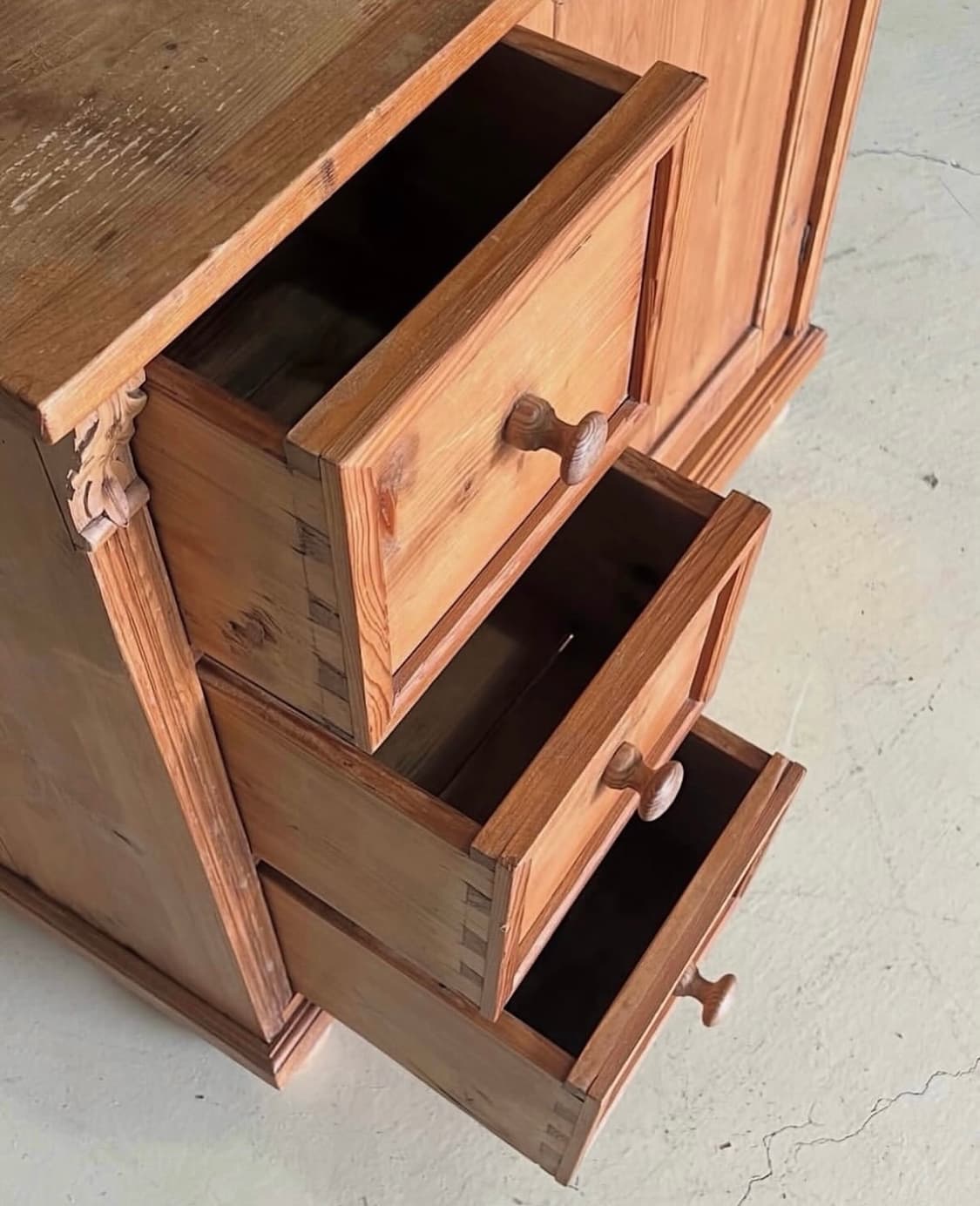 빈티지가구 앤틱가구 영국 파인 싱글 도어 컵보드 캐비넷 상품이미지5