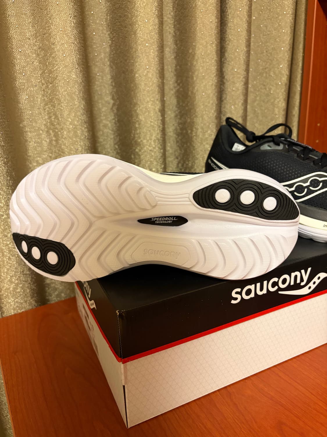 써코니 엔돌핀 트레이너 270사이즈 상품이미지2