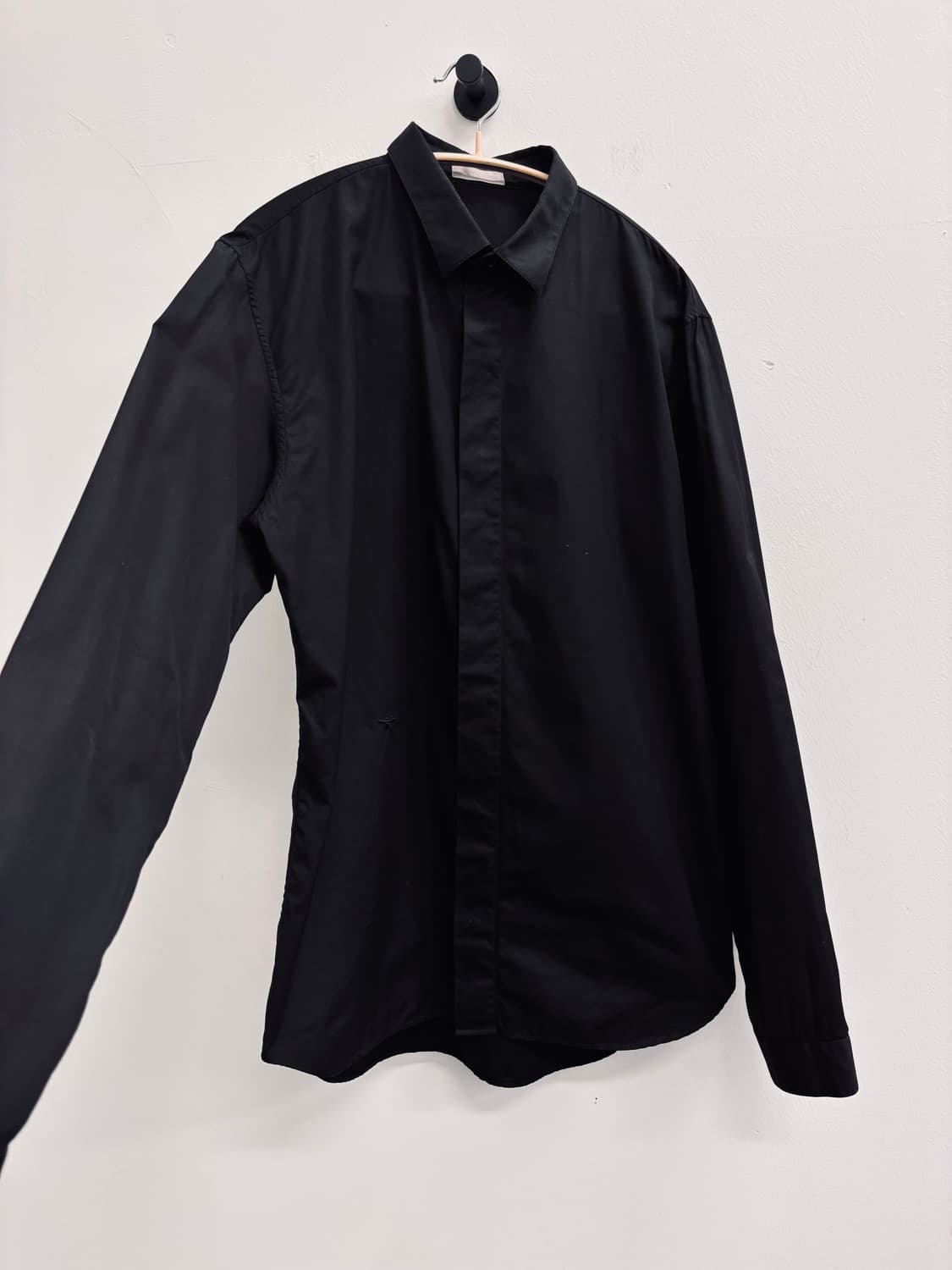 17FW 디올(Dior) 엠브로이더리 비 비(BEE) 히든 버튼 셔츠 상품이미지3