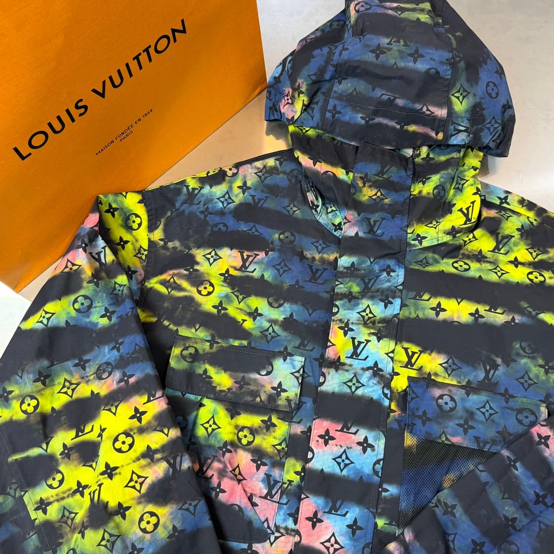 [리오브] 루이비통 타이다이 모노그램 테크니컬 윈드브레이커 바람막이 상품이미지3