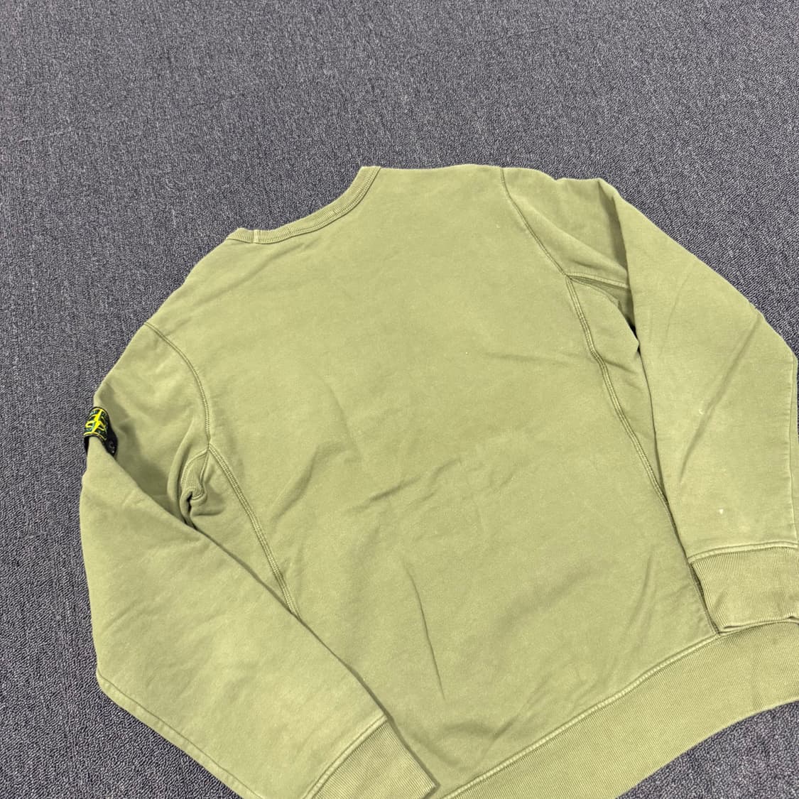 스톤아일랜드 와펜 맨투맨 상품이미지3