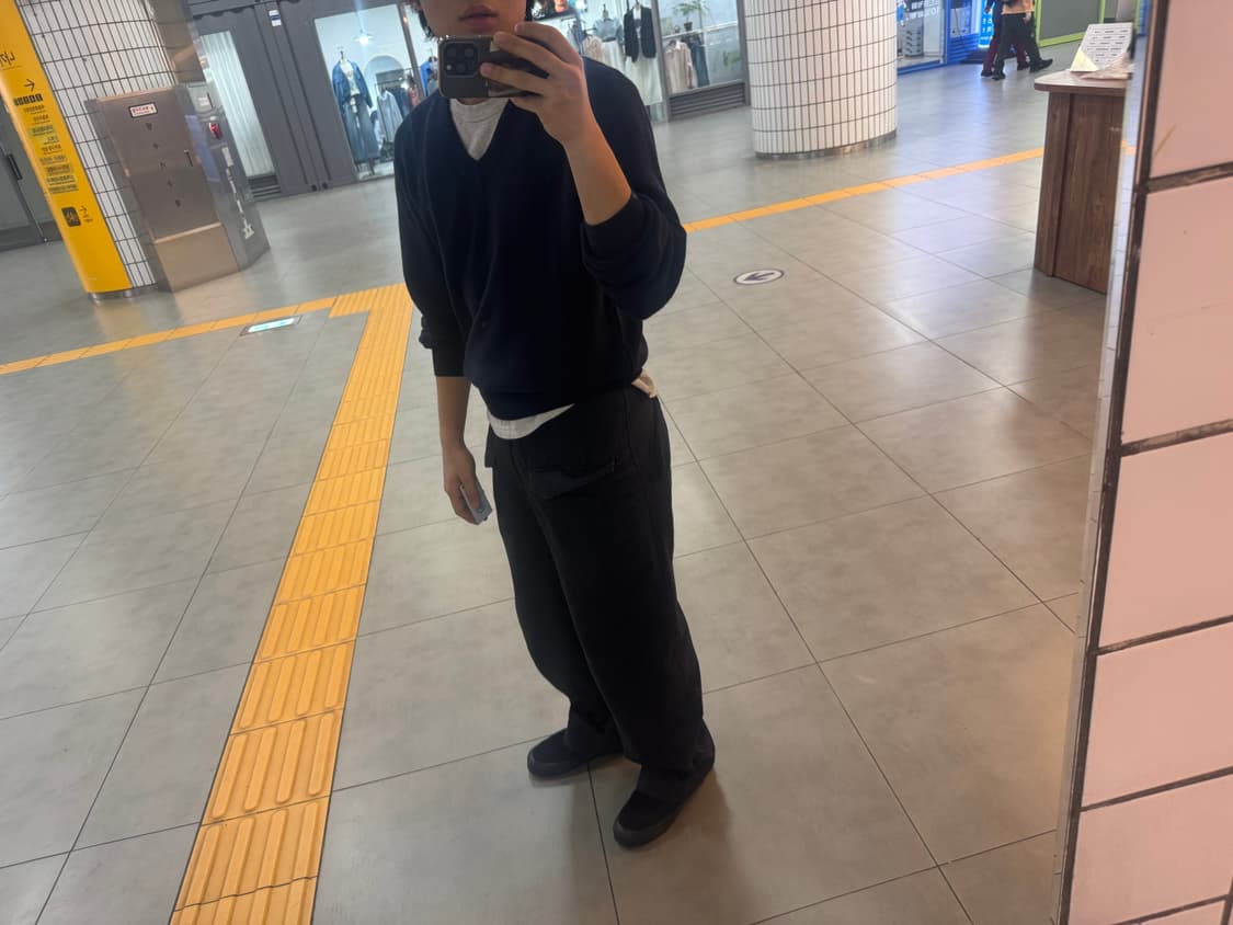 아이엘 브이넥 니트 상품이미지3