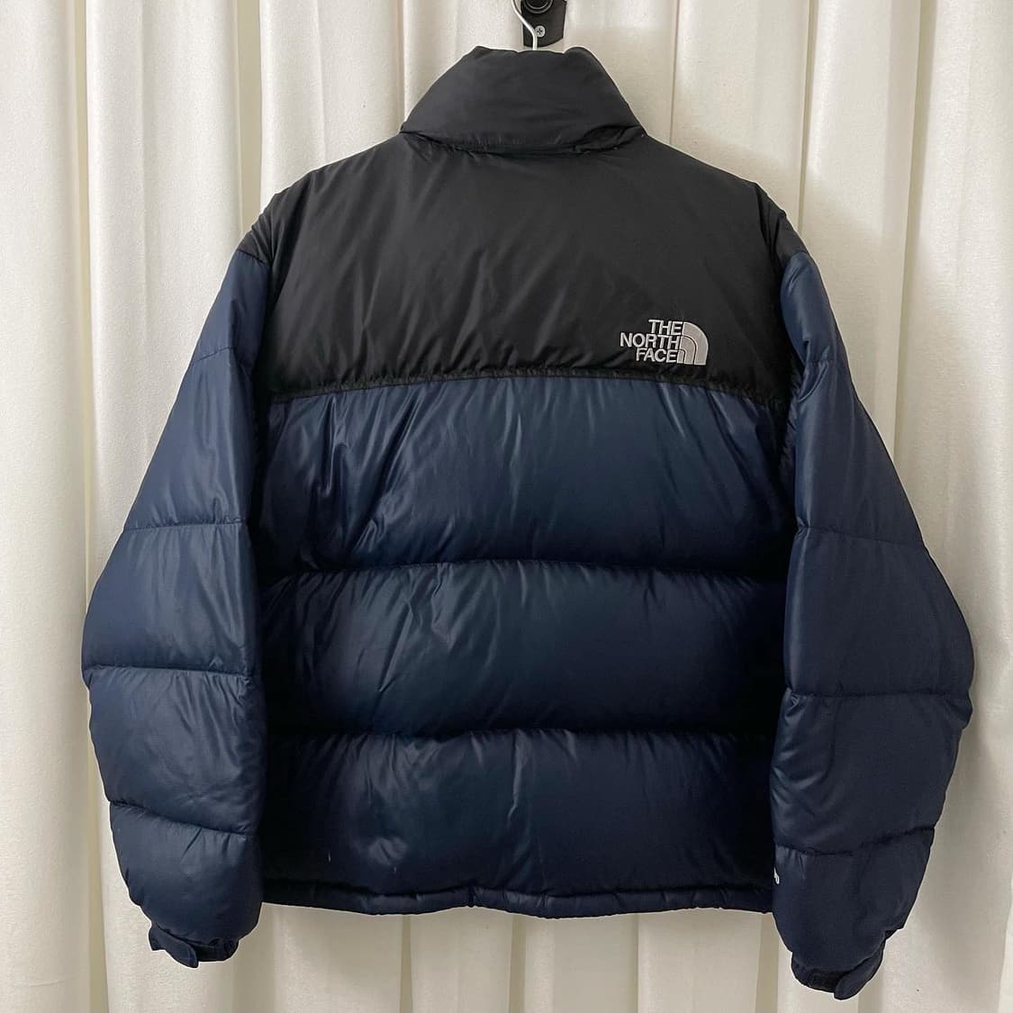 노스페이스 블랙 네이비 눕시 700 패딩 상품이미지2