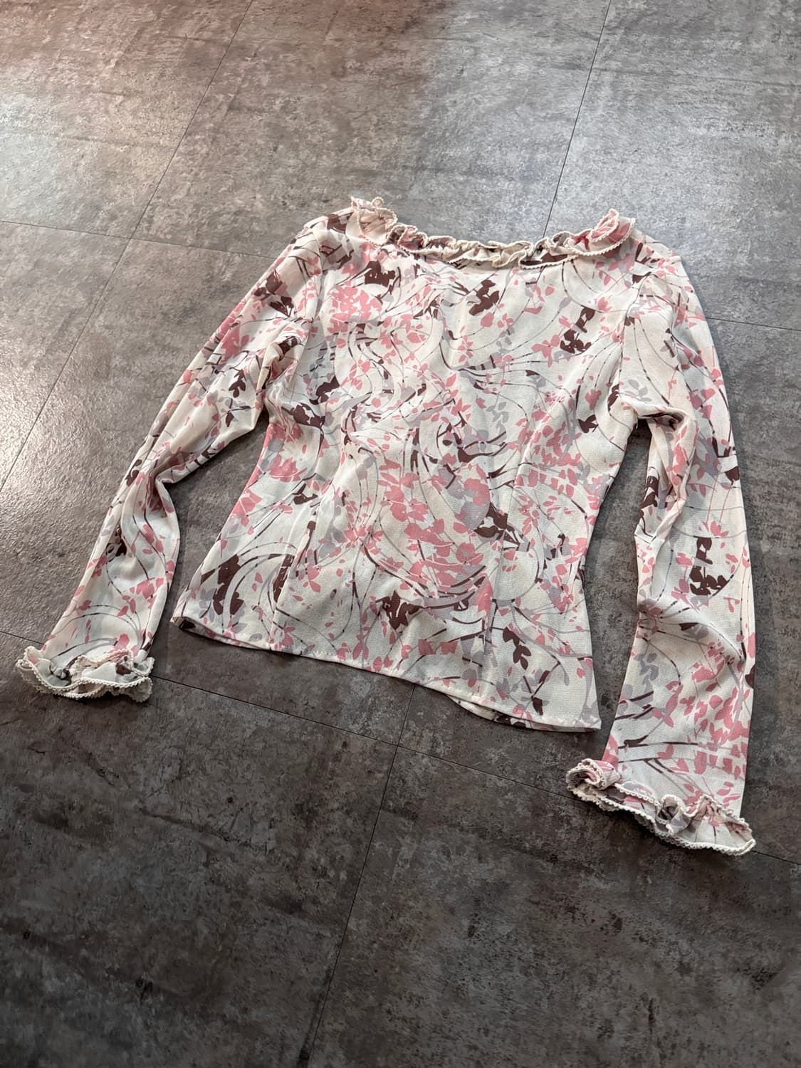 셔링 버튼 프릴 블라우스 상품이미지8