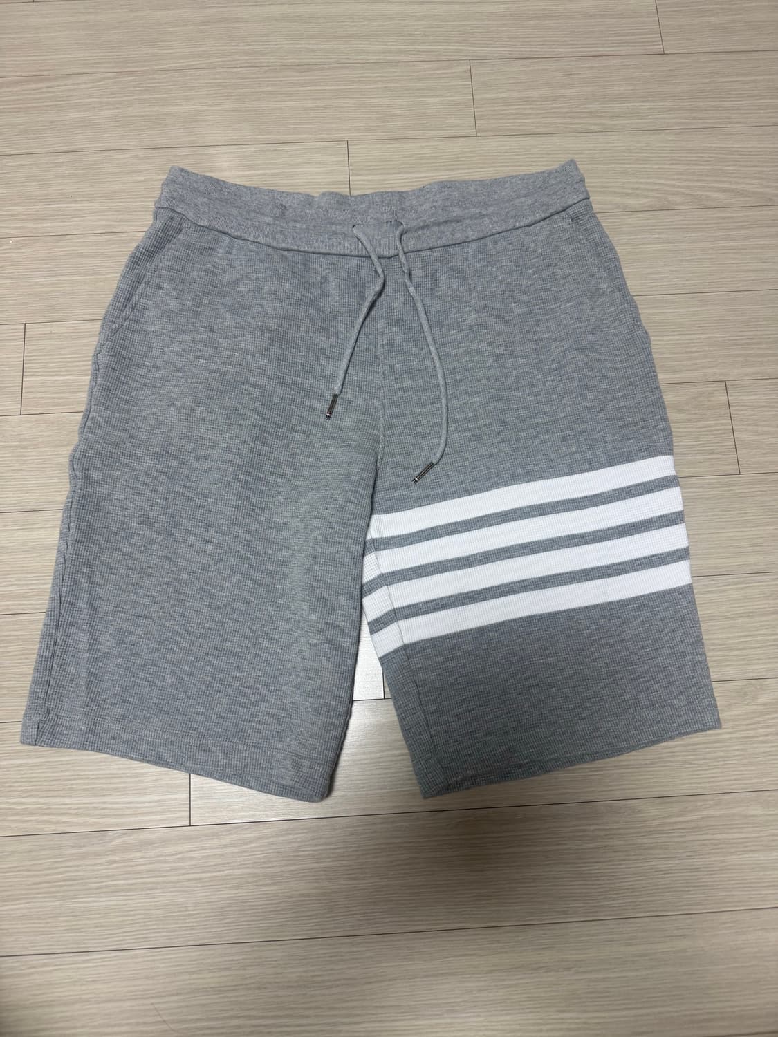 톰브라운 반바지 상품이미지1