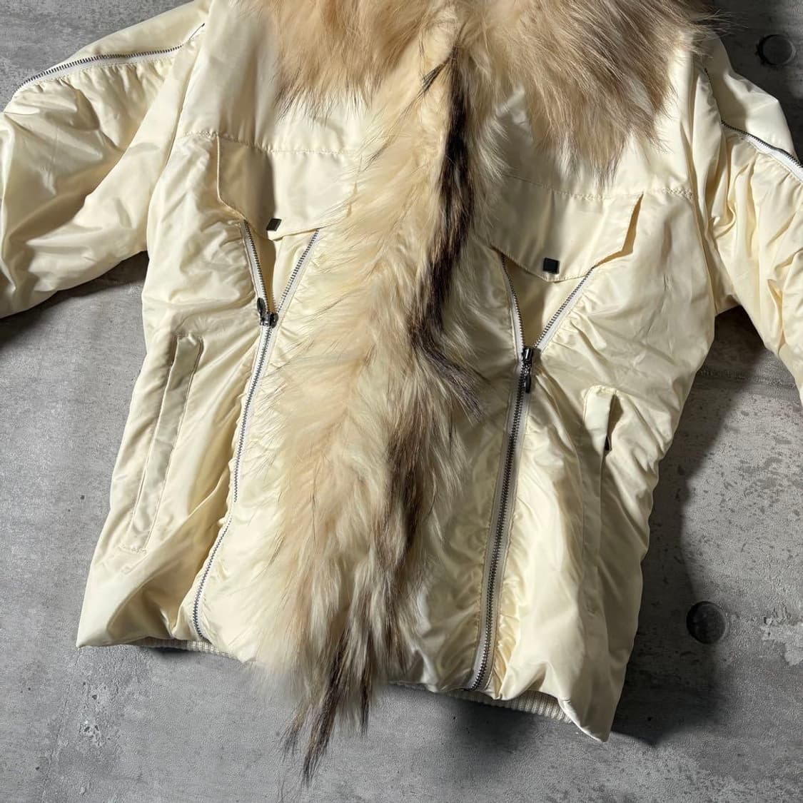 [새상품] SHELVO Y2K 퍼 트리밍 패딩점퍼 상품이미지3