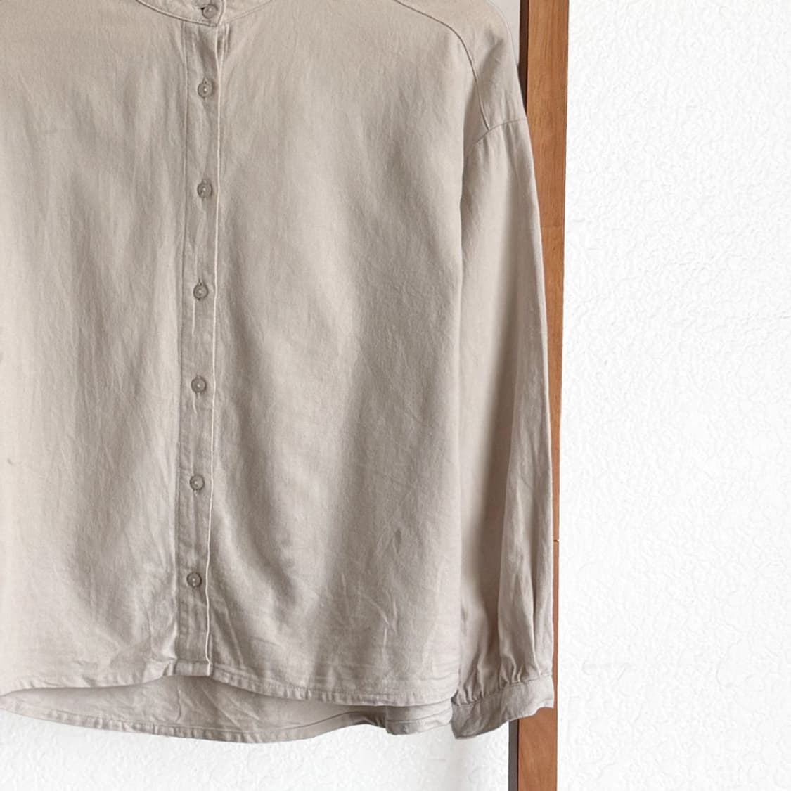 모래빛 프릴 코튼 블라우스 상품이미지3