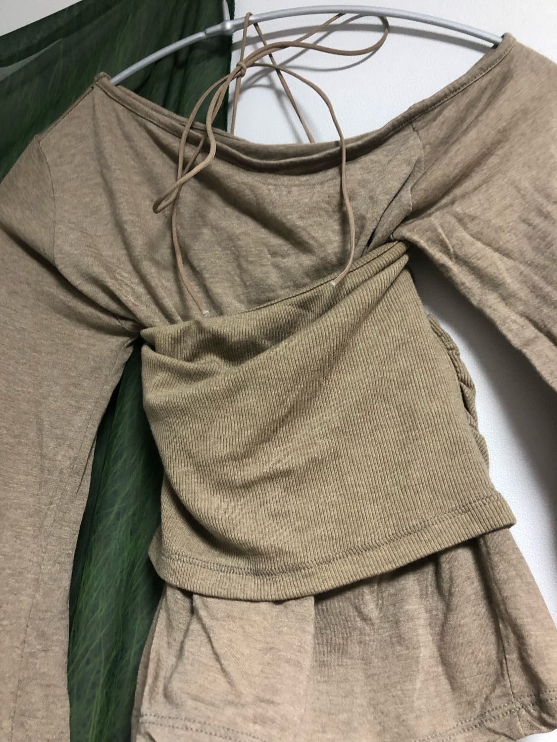 팁씨 레이어드 원오프숄더 카키 상품이미지2