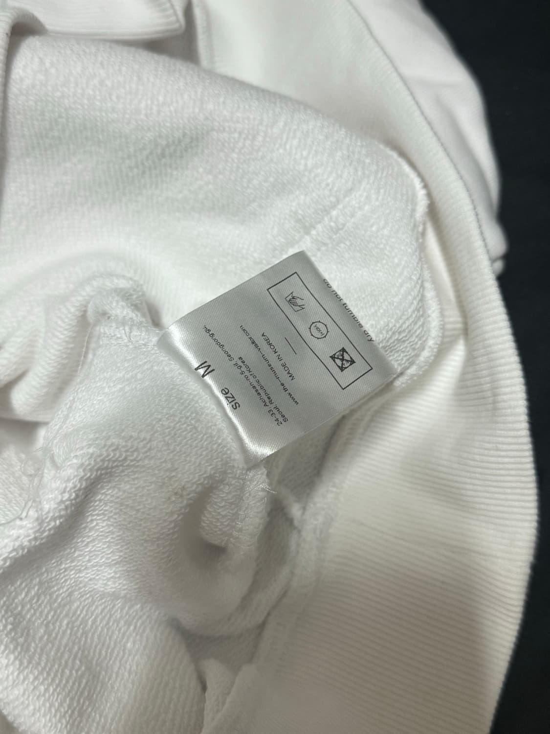 더뮤지엄비지터 하트스프레이 후드티 상품이미지5