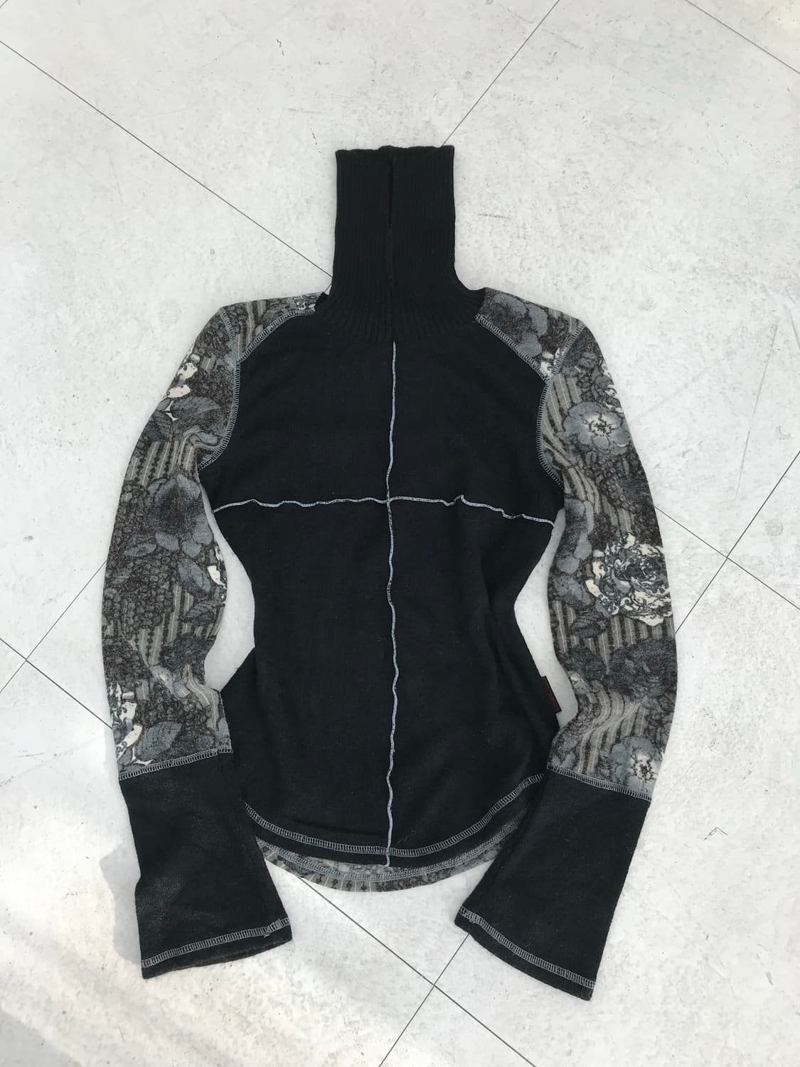 오즈온 oneste 플라워 니트탑 상품이미지2