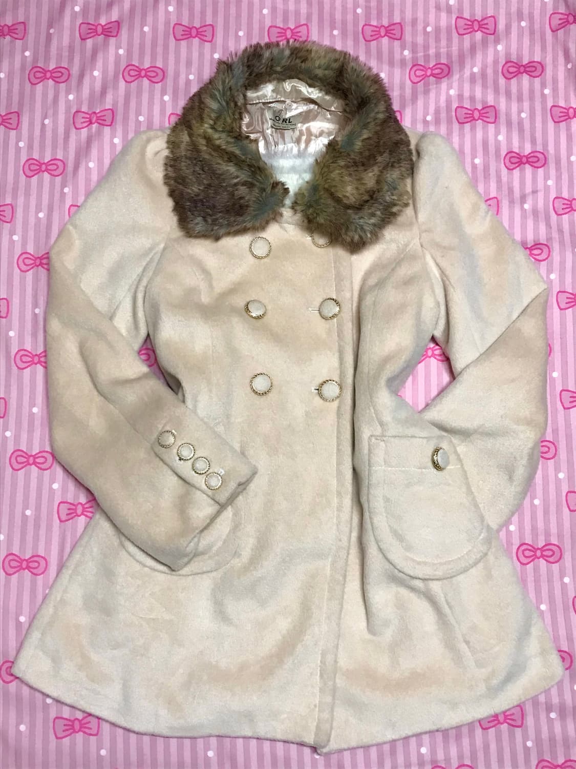 라떼맛 퍼 투버튼 코트 상품이미지1