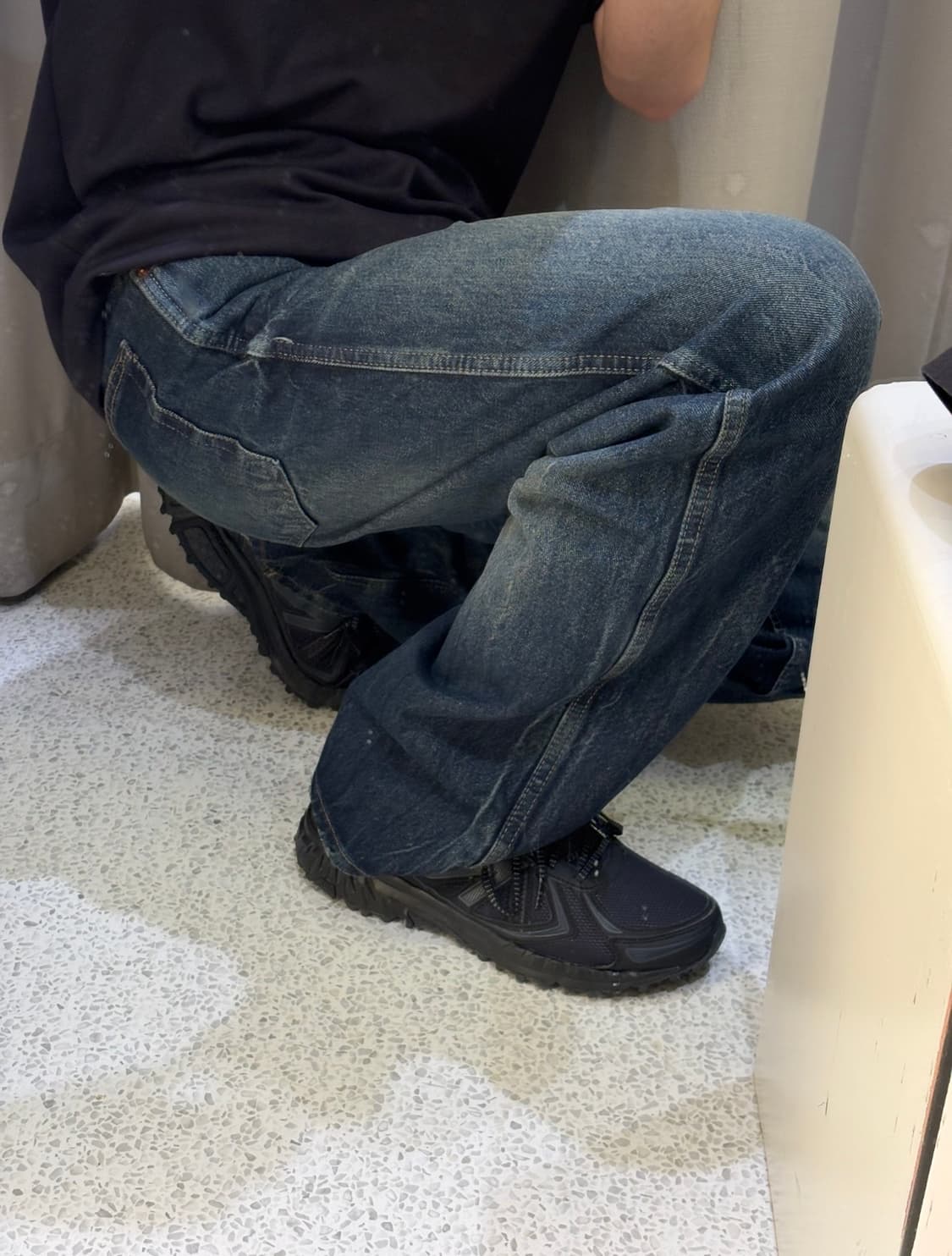 자라 디스트레스드 스트레이트 데님 상품이미지1