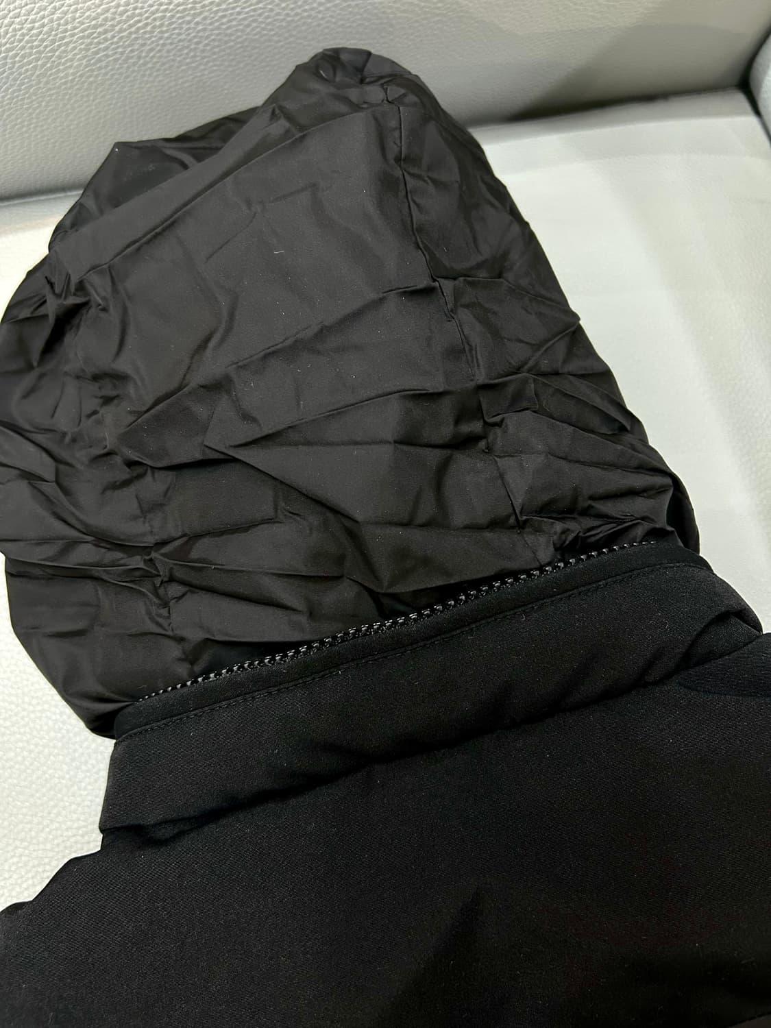 2/ 몽클레어 LOGNAN 퀼팅 다운 질레 조끼패딩 상품이미지8