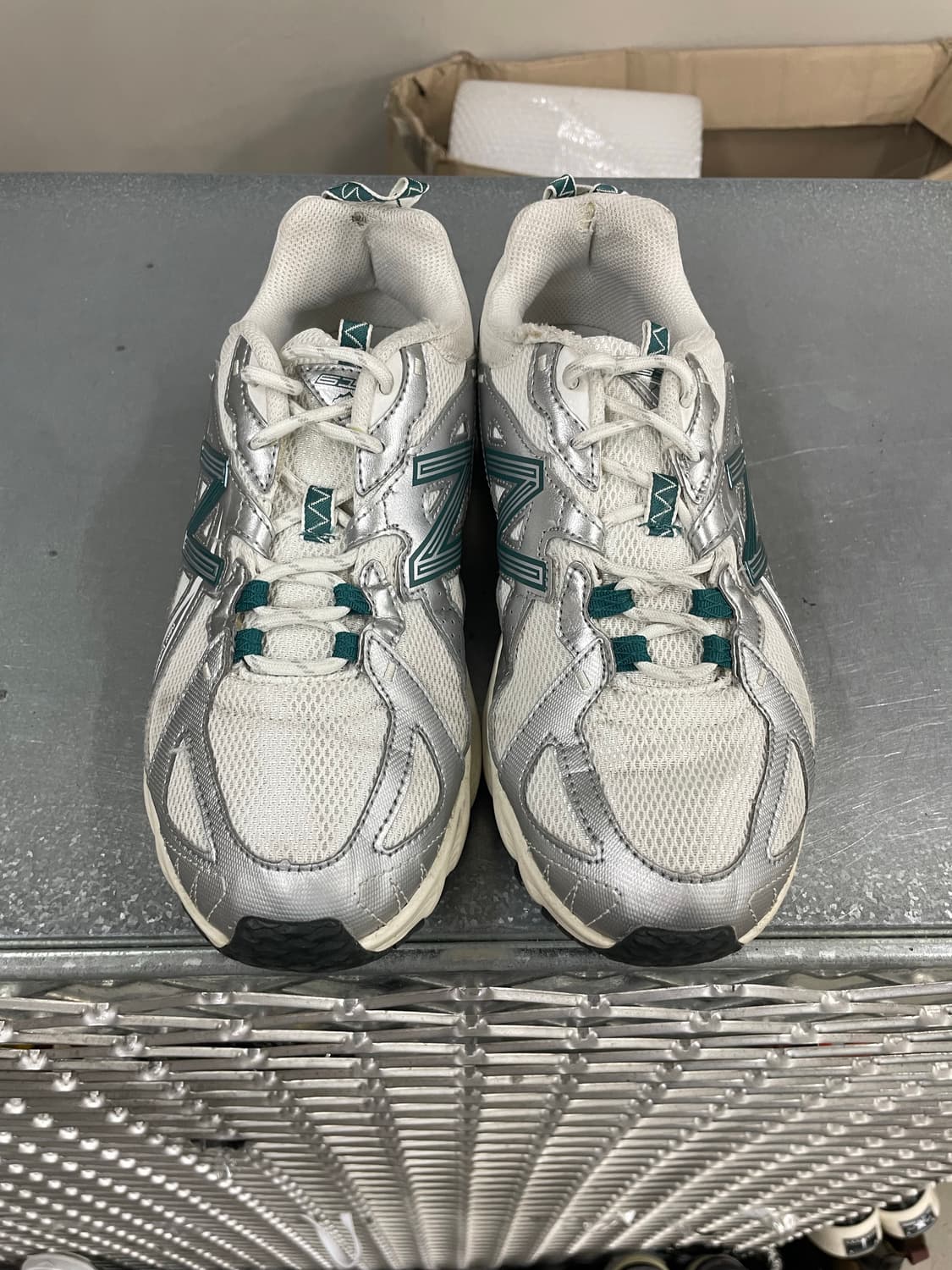 뉴발란스 610 메탈릭 실버 250 상품이미지5