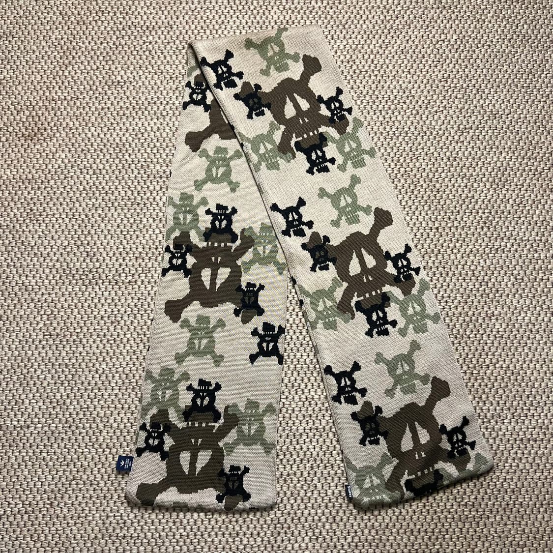 스투시 스컬 카모 머플러 상품이미지2