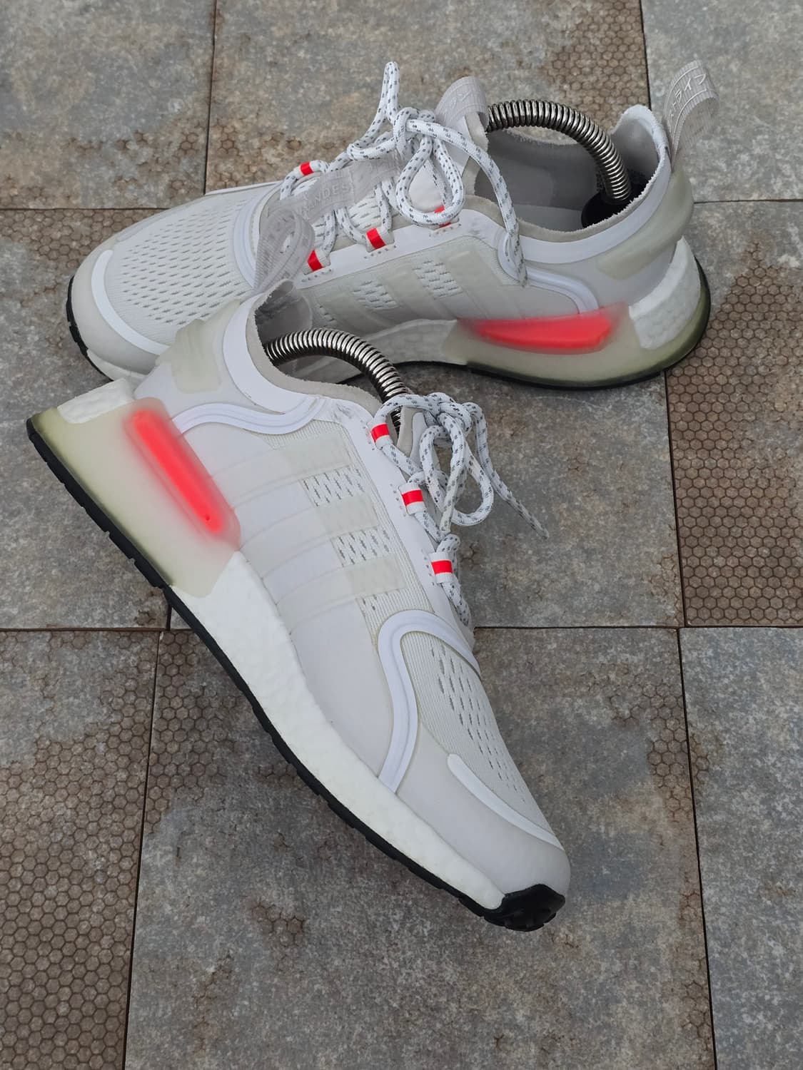 (230)아디다스 nmd v3 클라우드 화이트  상품이미지4