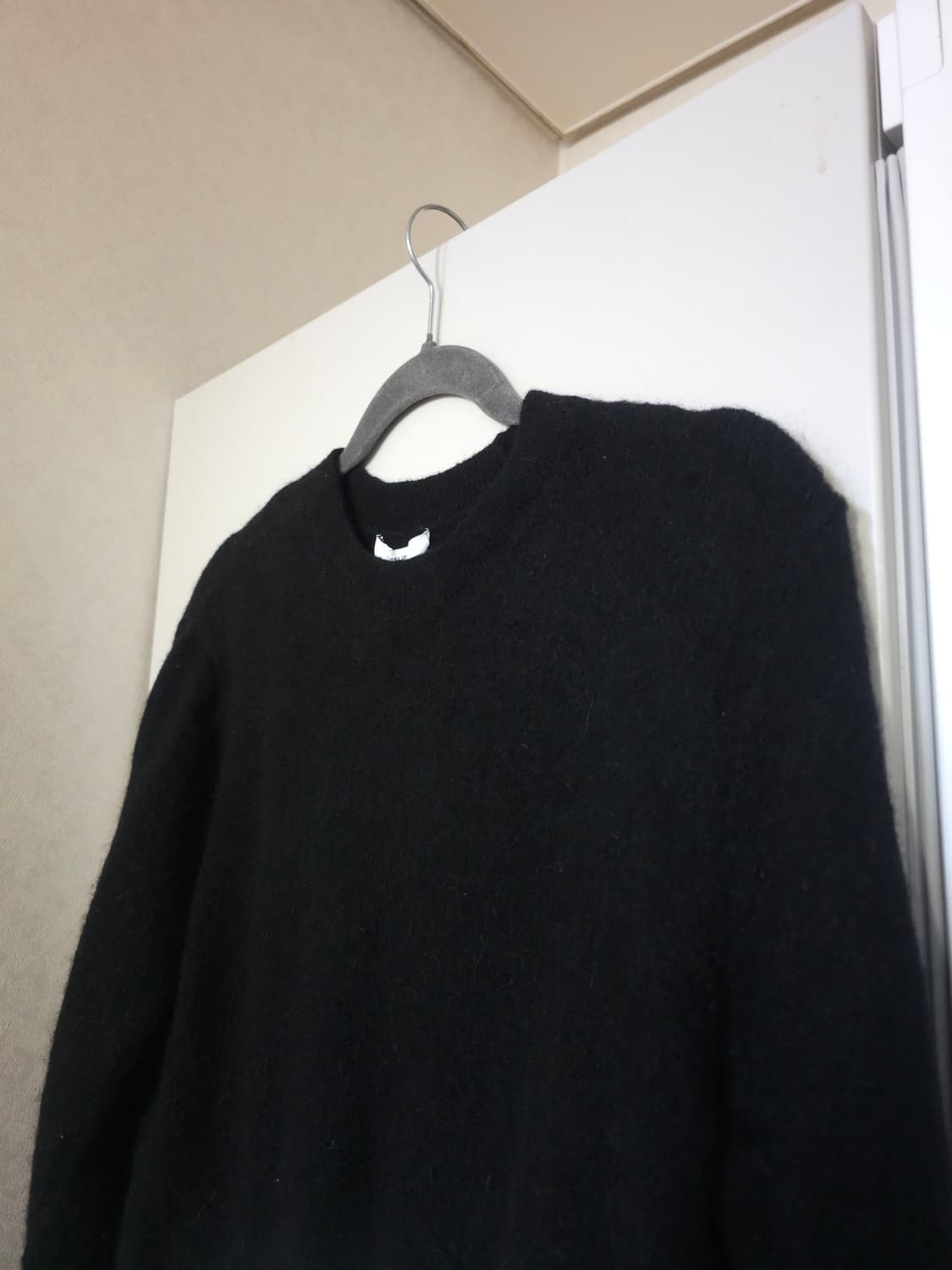 새상품)앤아더스토리즈 알파카 크롭 니트  진주 장식 상품이미지2