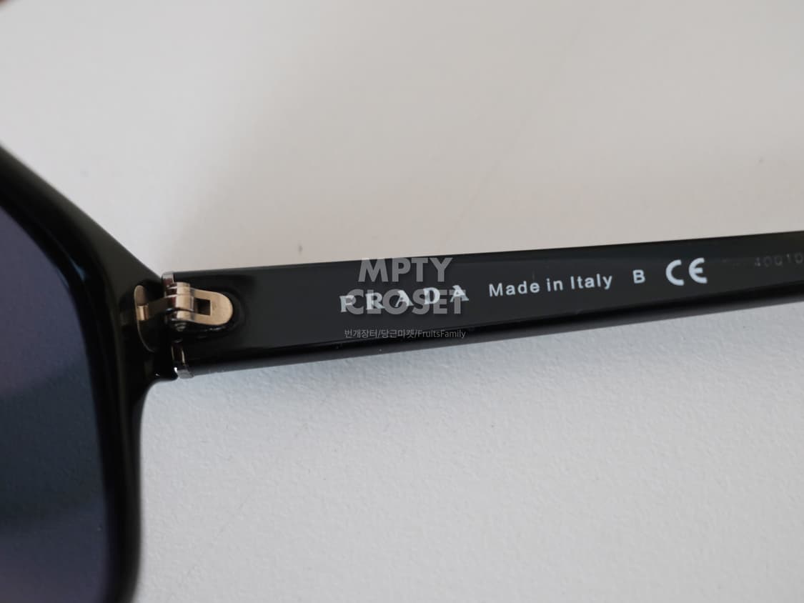 프라다 스퀘어프레임 선글라스 SPR 23V 상품이미지4