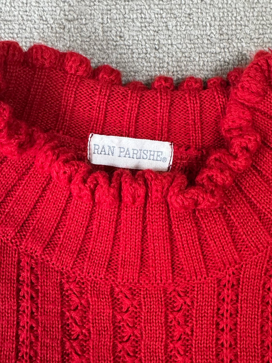 Ran Parishe 러플 칼라 펀칭 니트 상품이미지3