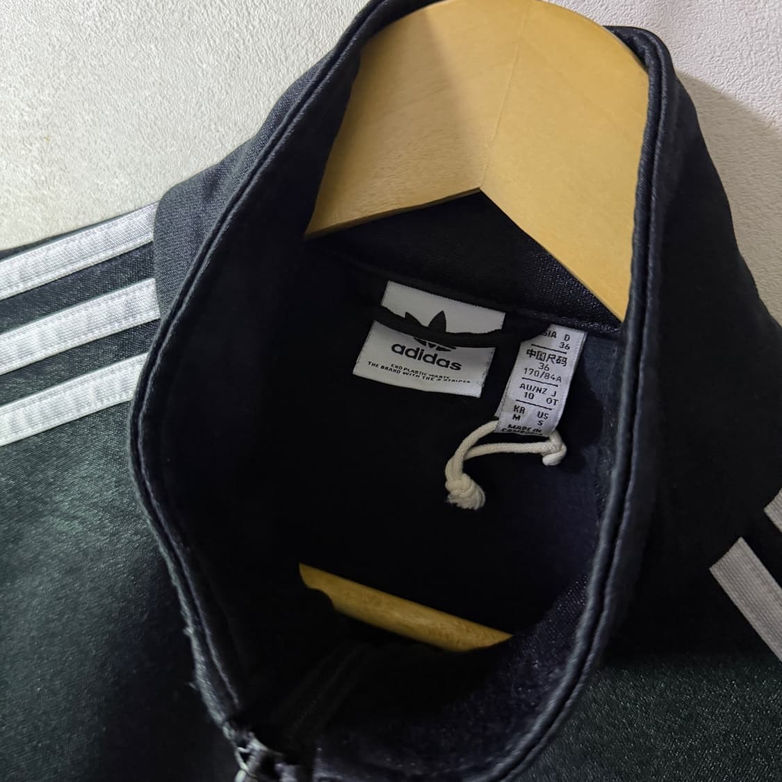 아디다스 슈퍼스타 삼선 크롭 트랙탑 M (여성 55 정도) 상품이미지4