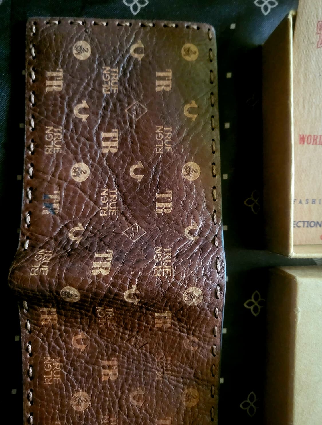 [미사용 새상품] 트루릴리전  남자 레더 반지갑 상품이미지2