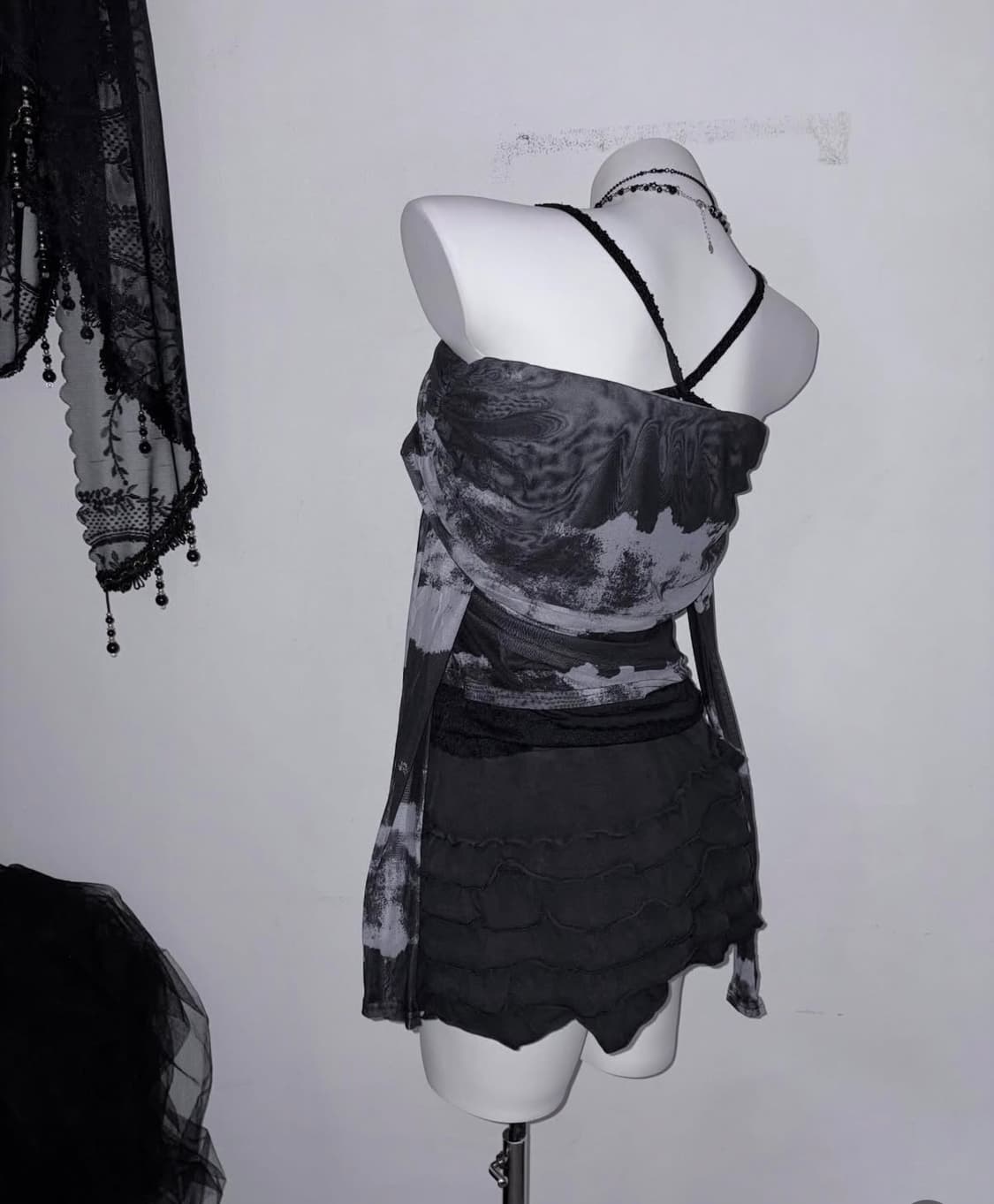 타이다이 그런지 매쉬 시스루 오프숄더 탑 상품이미지2