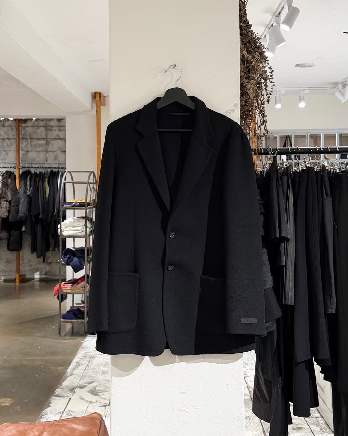 프라다 블랙 싱글 울 미들 코트 상품이미지1