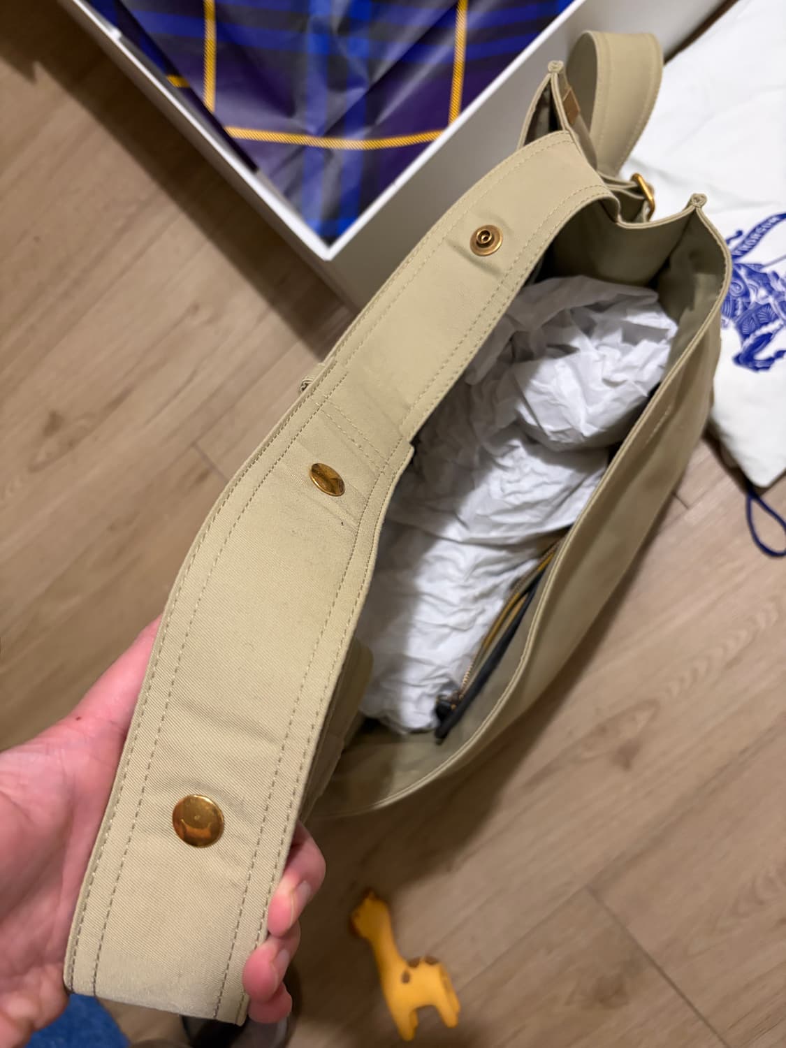 버버리 개버딘 트렌치 백 상품이미지8