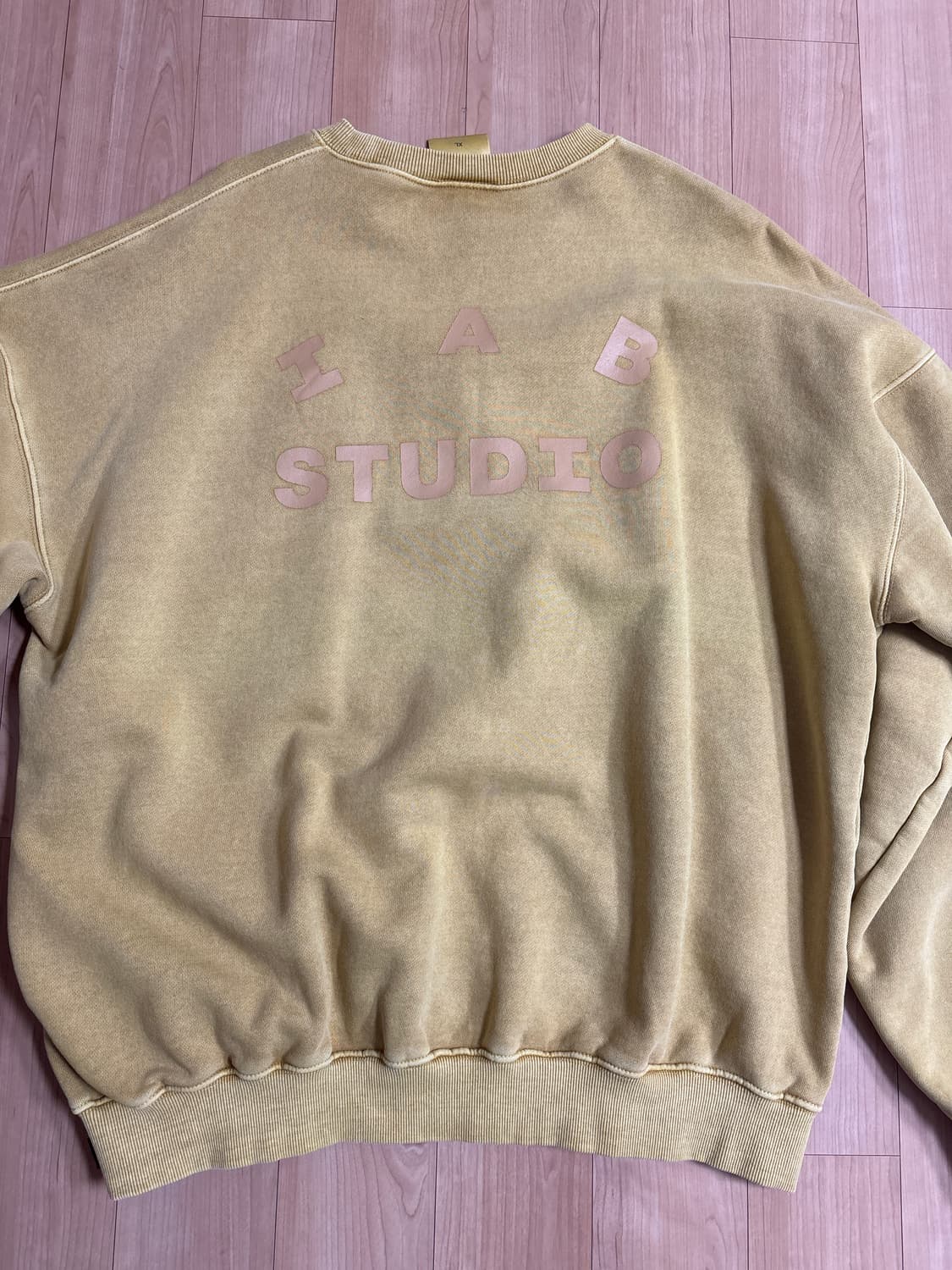 아이앱 스튜디오 머스타드 맨투맨 상품이미지2