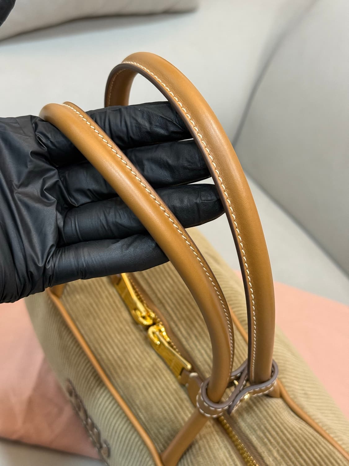 [새상품급] 미우미우 탑 핸들 보 백 시나몬 상품이미지4