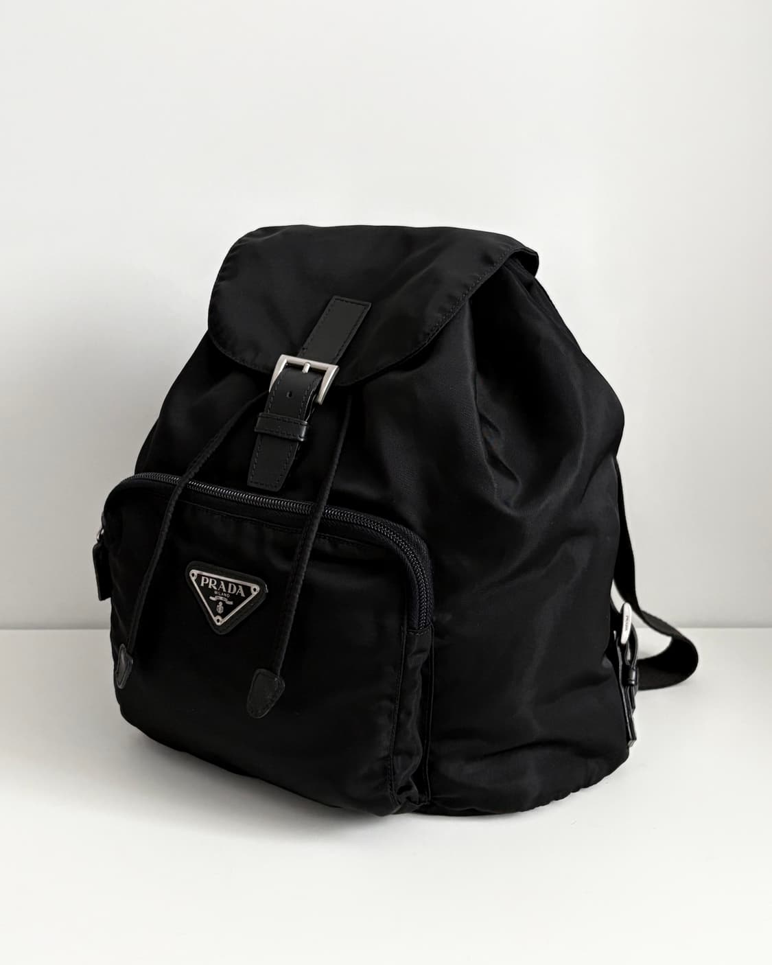 PRADA 프라다 삼각 플레이트 원포켓 백팩 상품이미지1