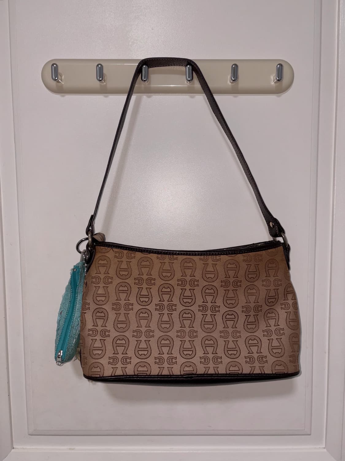 AIGNER classic buckle shoulder bag 상품이미지2