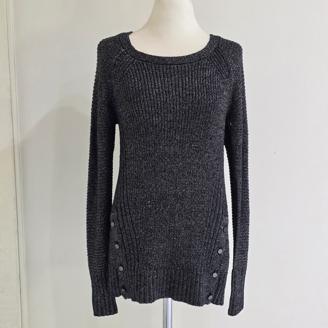 캘빈클라인 빈티지 헤비메탈 트임 블랙글리터 니트 상품이미지1