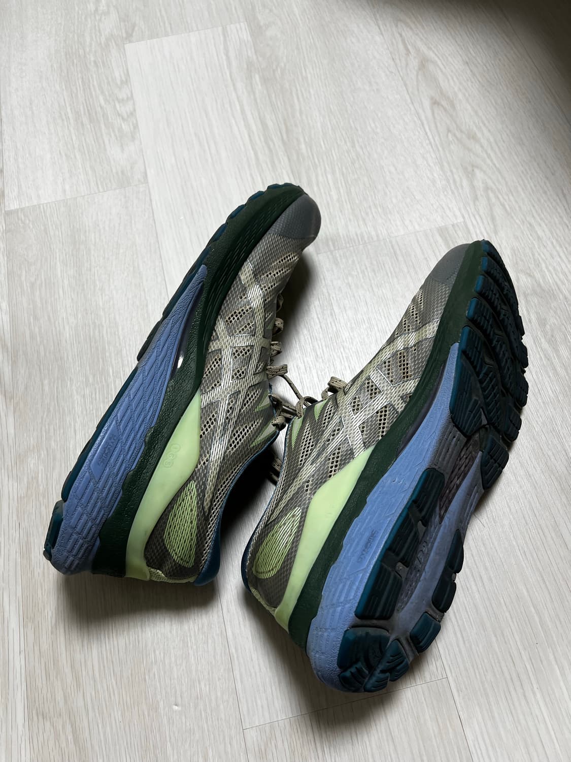 아식스 젤카야노 28 가고일포그 280 상품이미지5