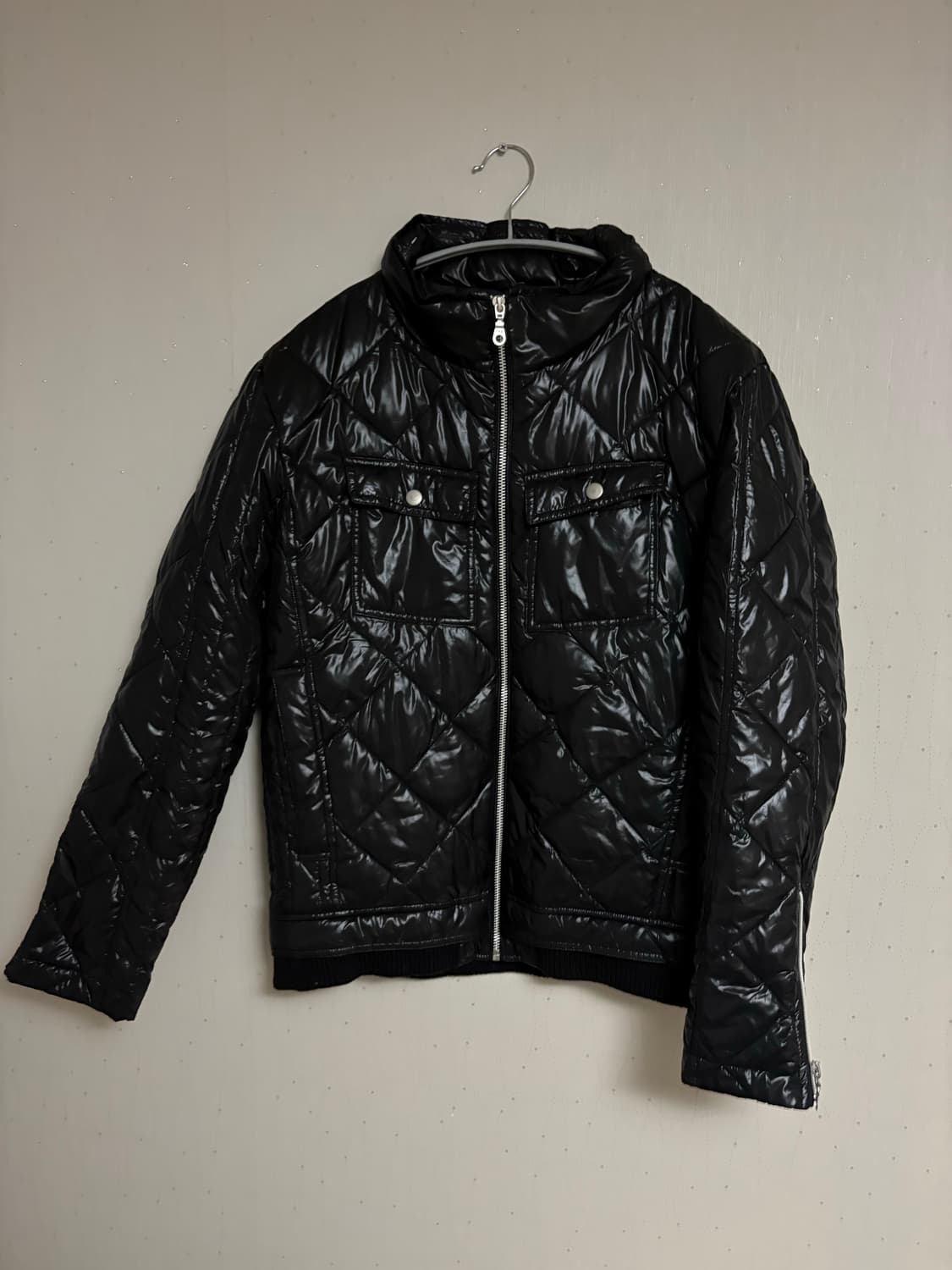 빈티지 유광 패딩 상품이미지1