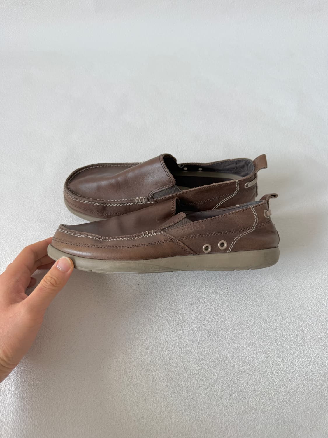 [7M]크록스(Crocs) 레더 로퍼 상품이미지1