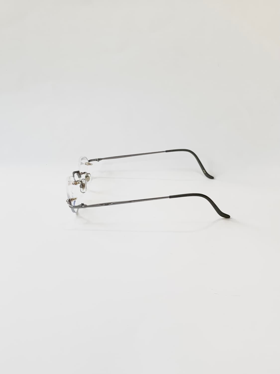 [픽키-662] 투명 무테 실버 오벌 안경 블랙팁 라운드 림리스 상품이미지4