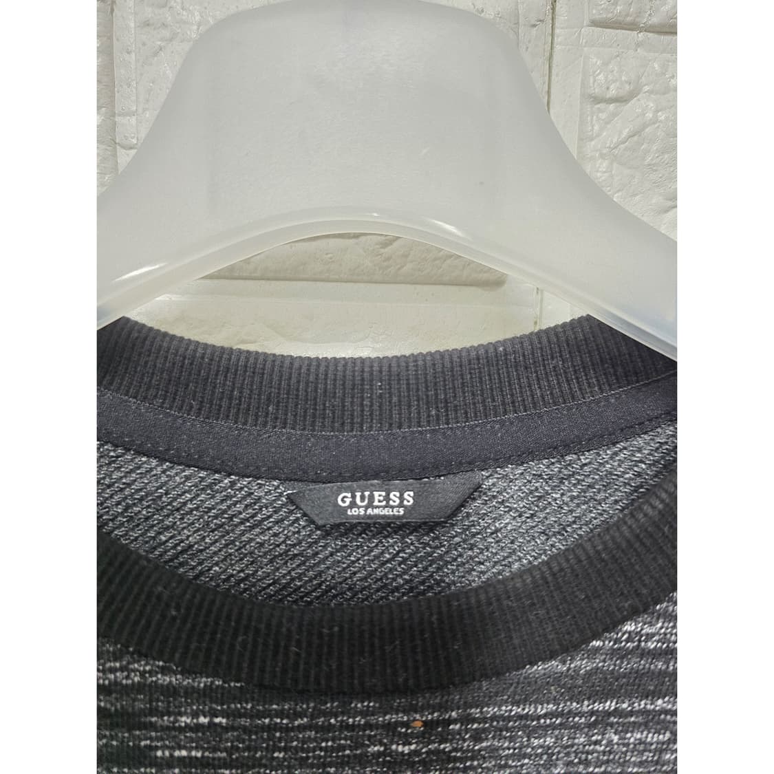 택포) 게스 Guess 블랙/화이트 맨투맨  M 상품이미지2