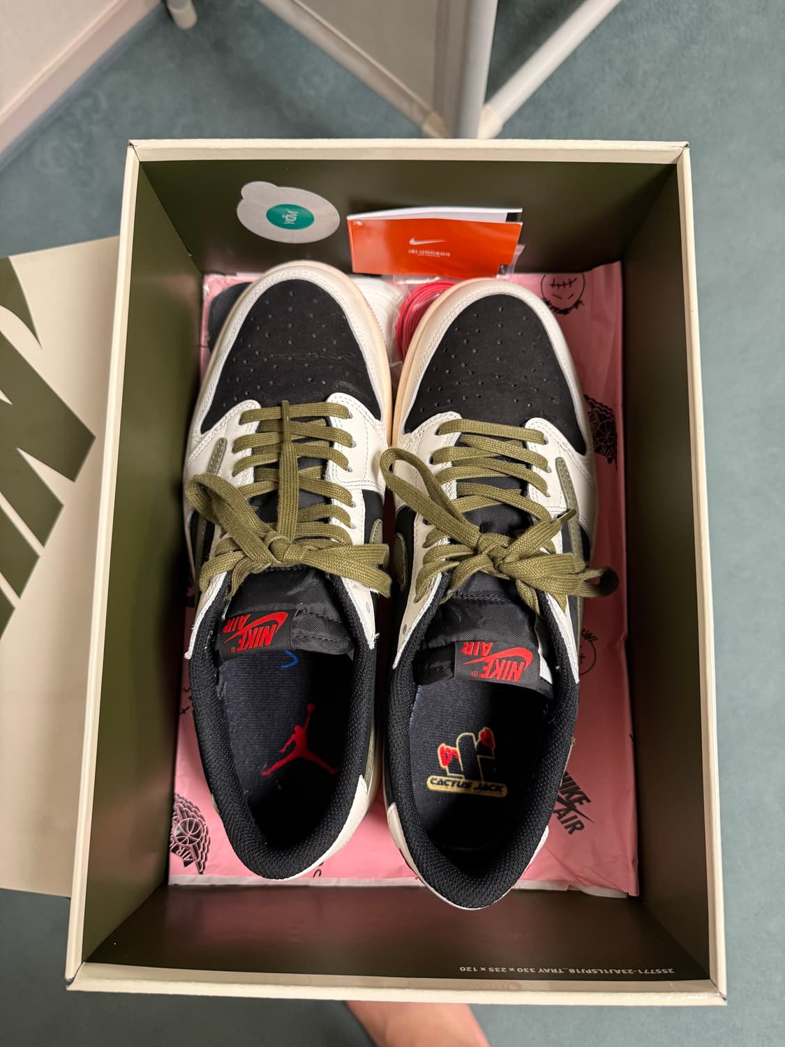 나이키 에어조던 1 트래비스 스캇 미디움 올리브 280 상품이미지6