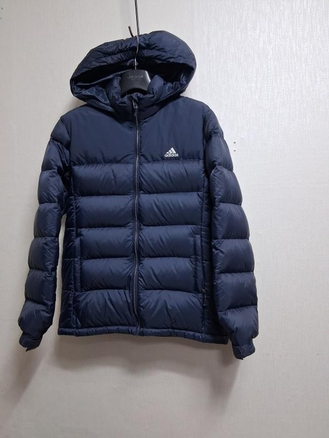 아디다스 여성다운패딩점퍼 후드탈부착 여성 44에서작은55까지 156까지
 상품이미지1