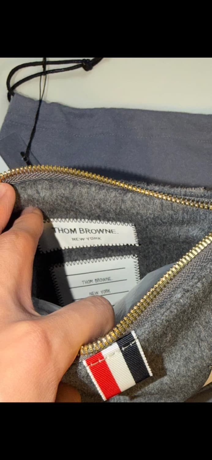 톰브라운 한정판 [새상품. 정품] 성수 한정판 가방 클러치 파우치 상품이미지2