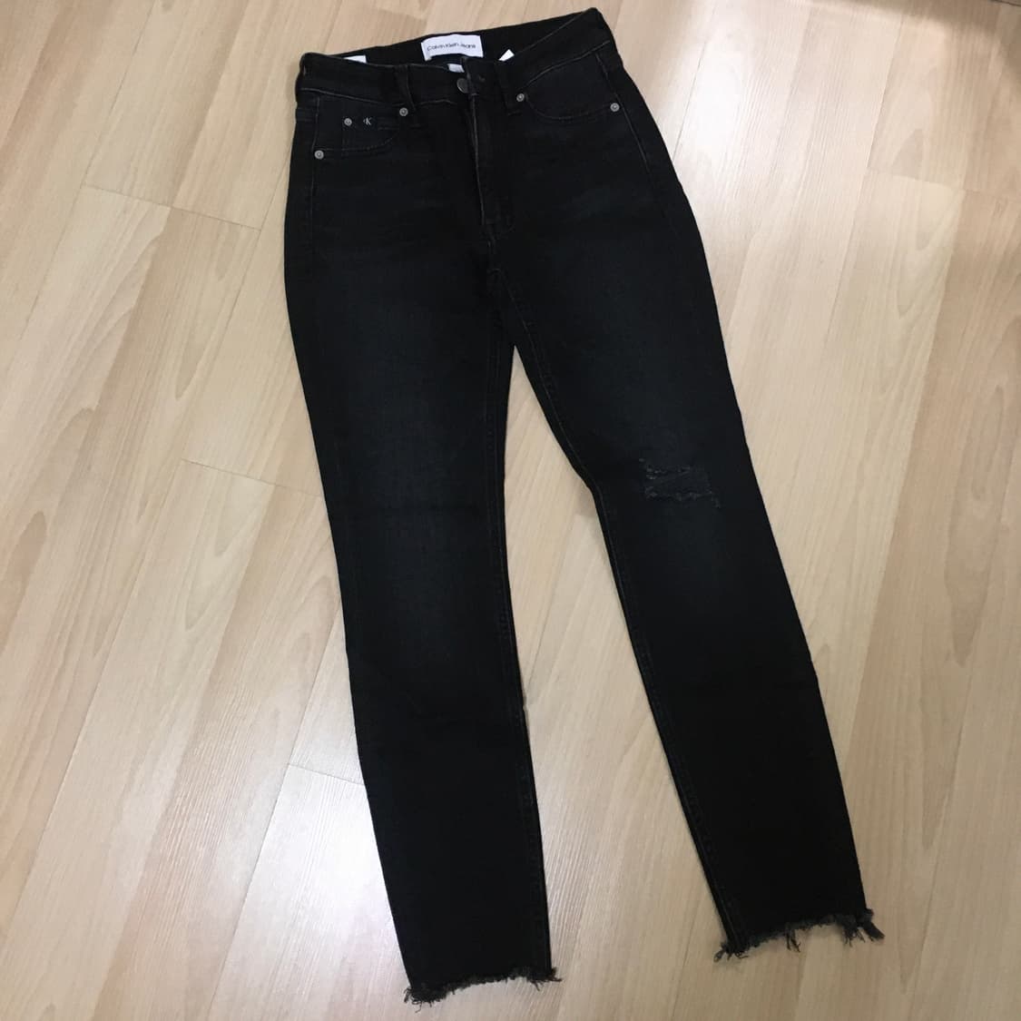 캘빈클라인 워시드블랙 하이라이즈 스키니핏 앵클 데님 상품이미지2