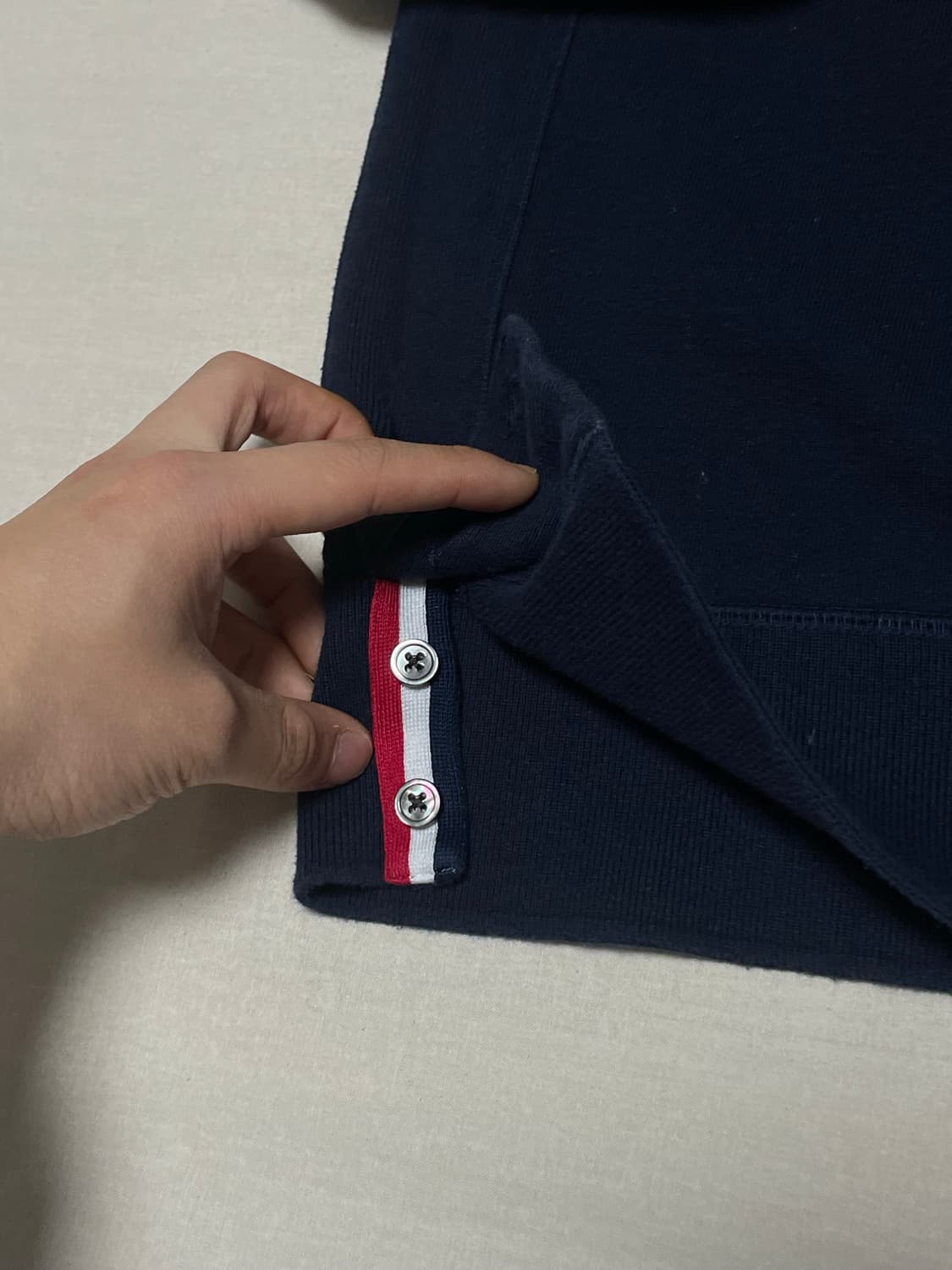 톰브라운 사선완장 맨투맨 네이비 [3] 상품이미지5